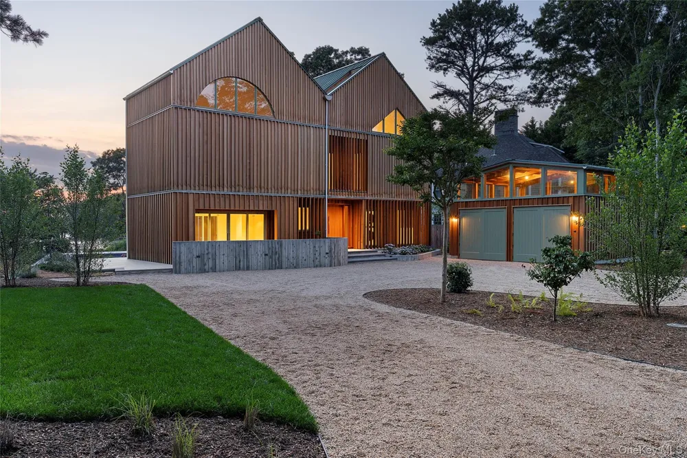 25 Bluff Point Road Sag Harbor, NY 11963