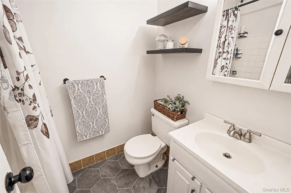 244 Lake Pointe Circle ##244 Middle Island, NY 11953