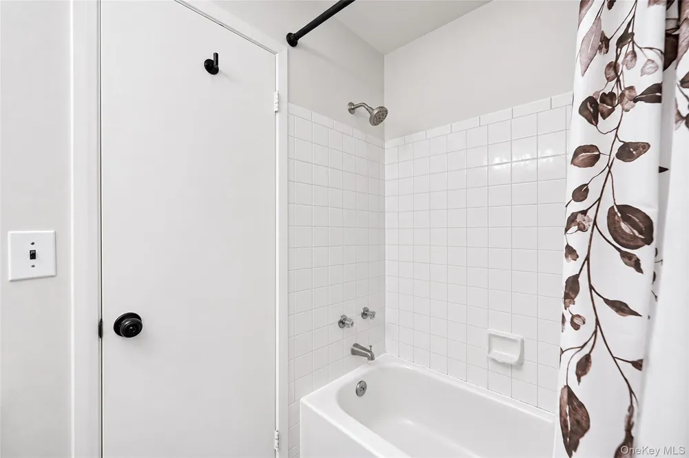 244 Lake Pointe Circle ##244 Middle Island, NY 11953