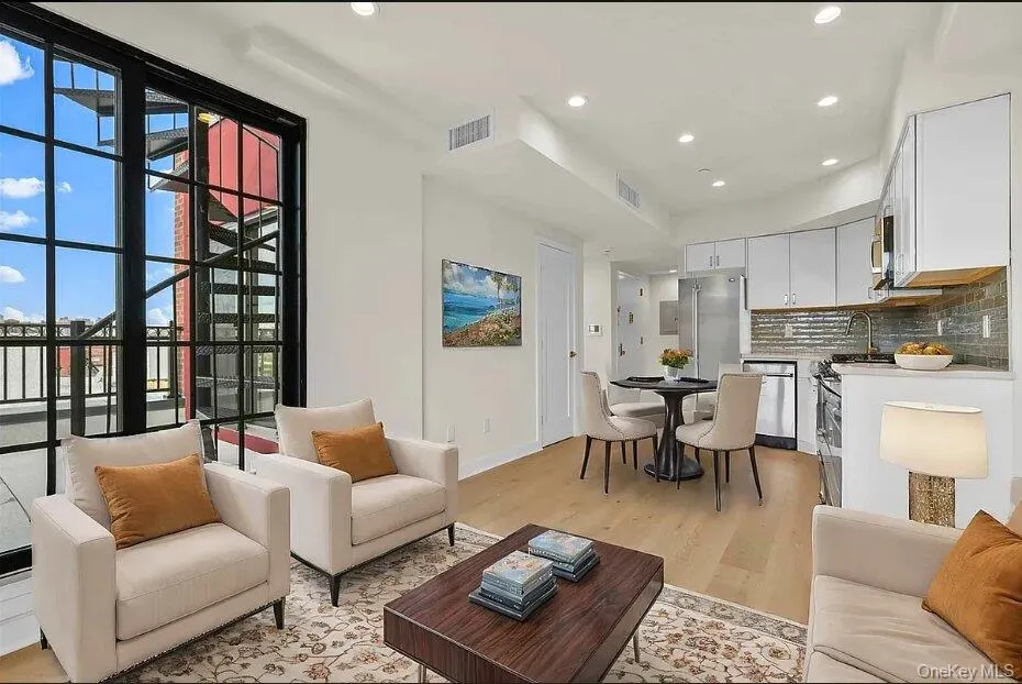 2525 31st Avenue #7A Astoria, NY 11106