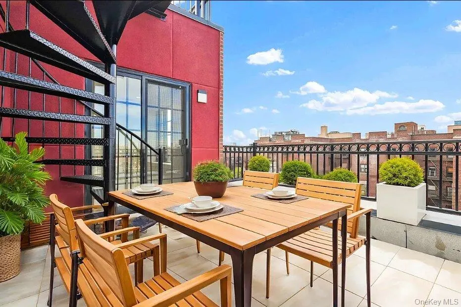 2525 31st Avenue #7A Astoria, NY 11106