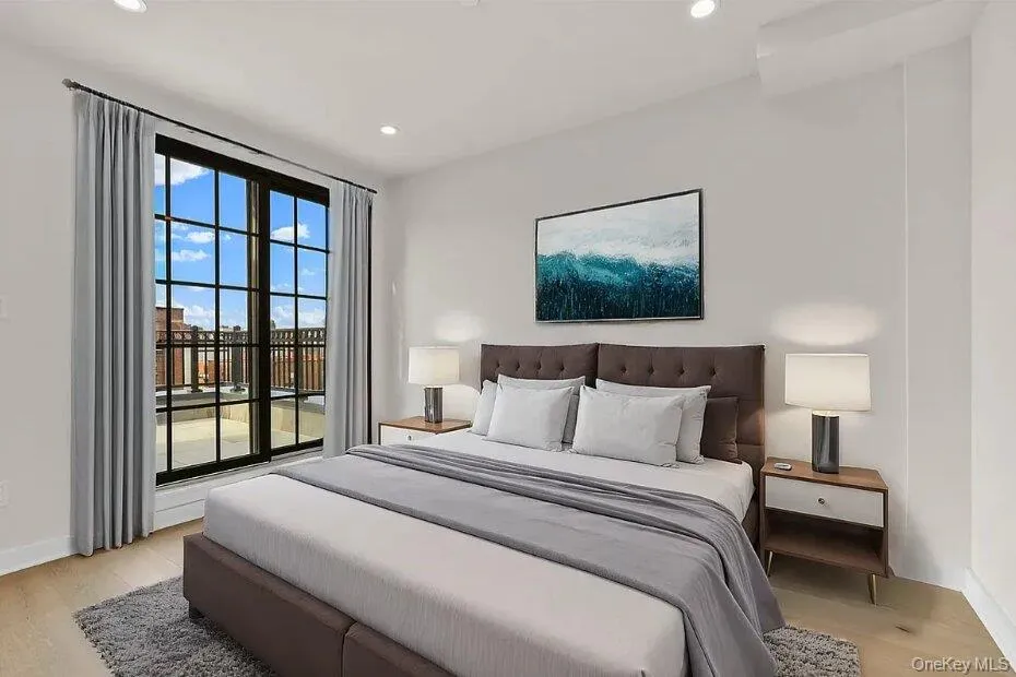 2525 31st Avenue #7A Astoria, NY 11106