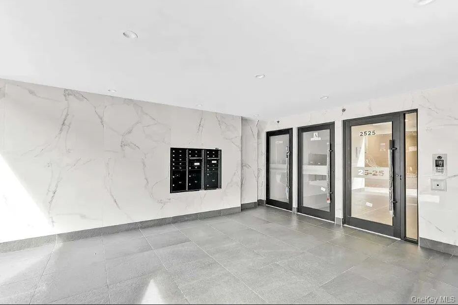2525 31st Avenue #7A Astoria, NY 11106