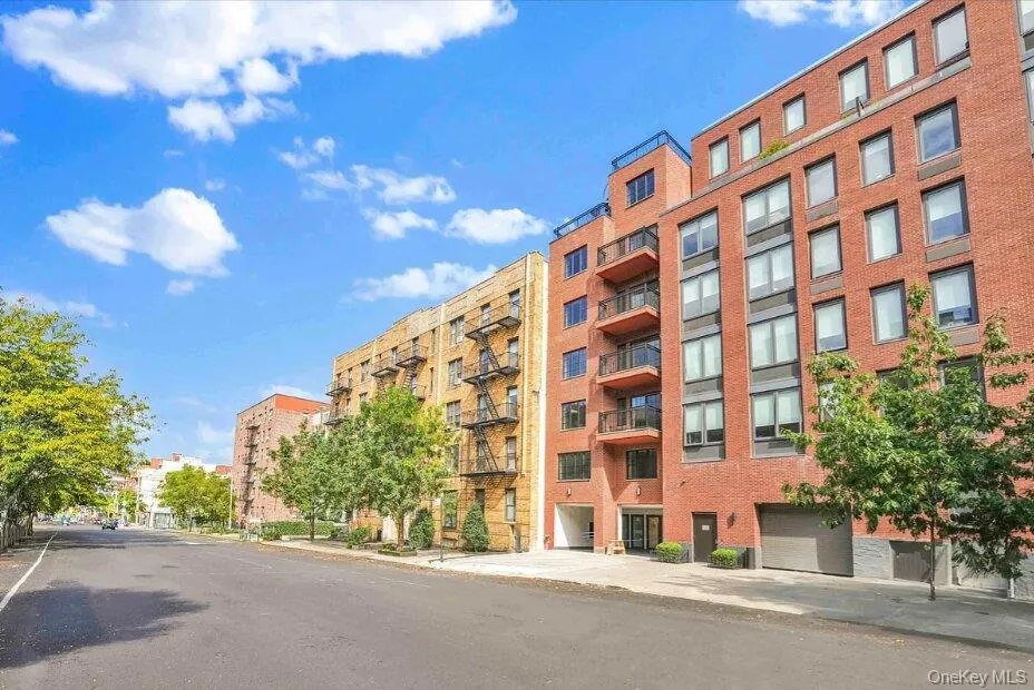 2525 31st Avenue #7A Astoria, NY 11106