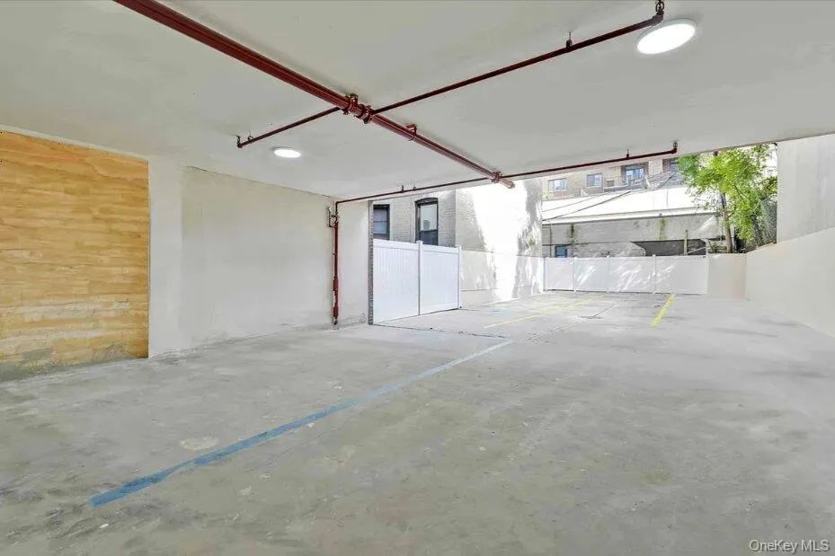 2525 31st Avenue #7A Astoria, NY 11106