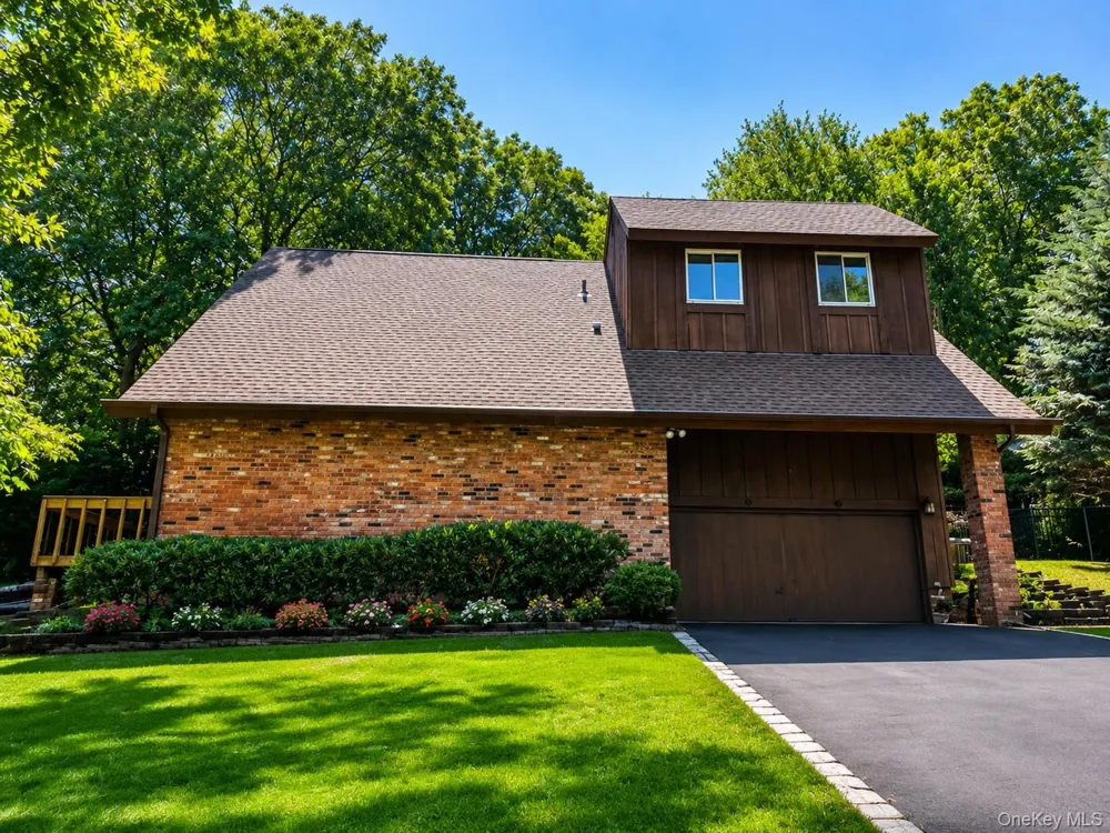 10 Melia Way Huntington Station, NY 11746
