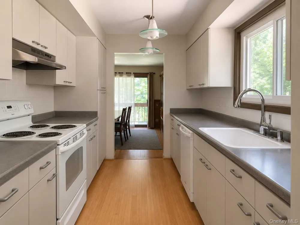 10 Melia Way Huntington Station, NY 11746