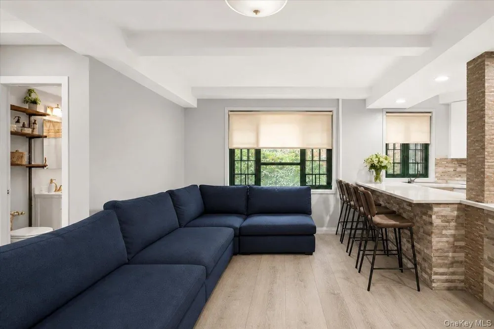 2160 E Tremont Avenue #3B Bronx, NY 10462