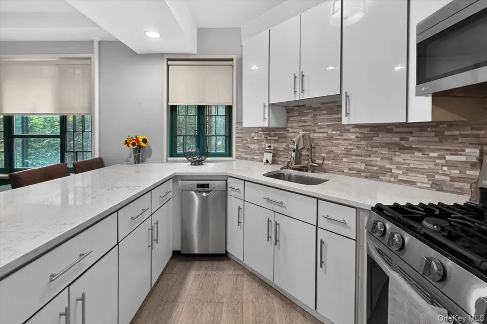 2160 E Tremont Avenue #3B Bronx, NY 10462