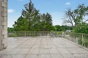 52 Francis Lane Greenwich, CT 06831