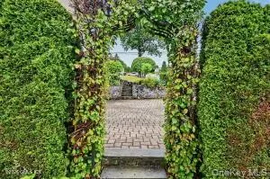 52 Francis Lane Greenwich, CT 06831