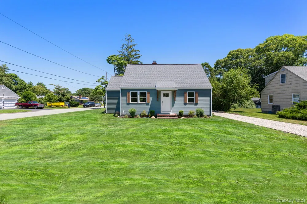 90 Sunrise Avenue Riverhead, NY 11901
