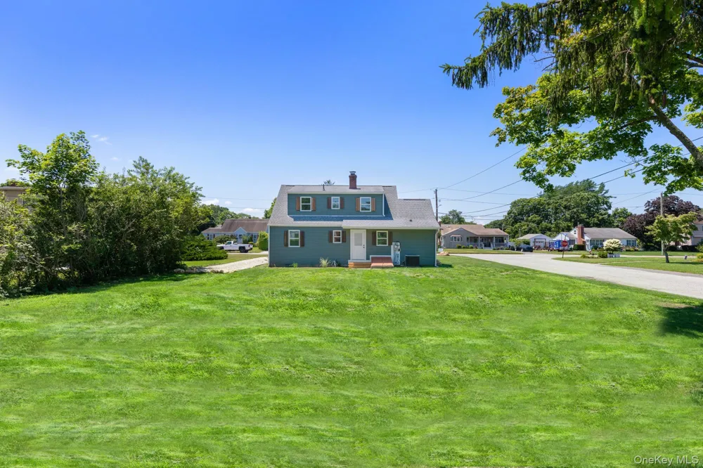 90 Sunrise Avenue Riverhead, NY 11901