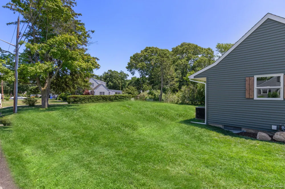 90 Sunrise Avenue Riverhead, NY 11901