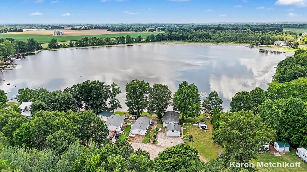 4991 Lakeview Drive Coral, MI 49322