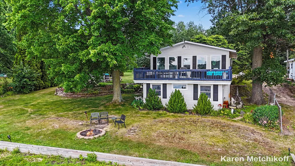 4991 Lakeview Drive Coral, MI 49322