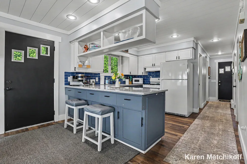 4991 Lakeview Drive Coral, MI 49322
