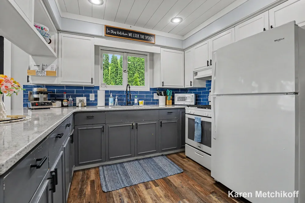 4991 Lakeview Drive Coral, MI 49322