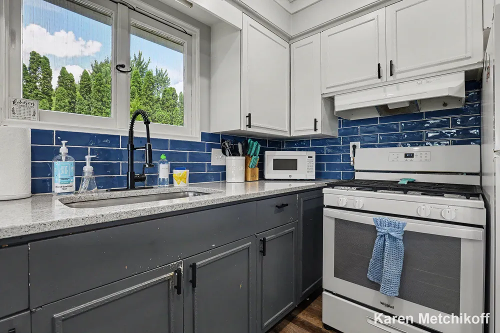 4991 Lakeview Drive Coral, MI 49322