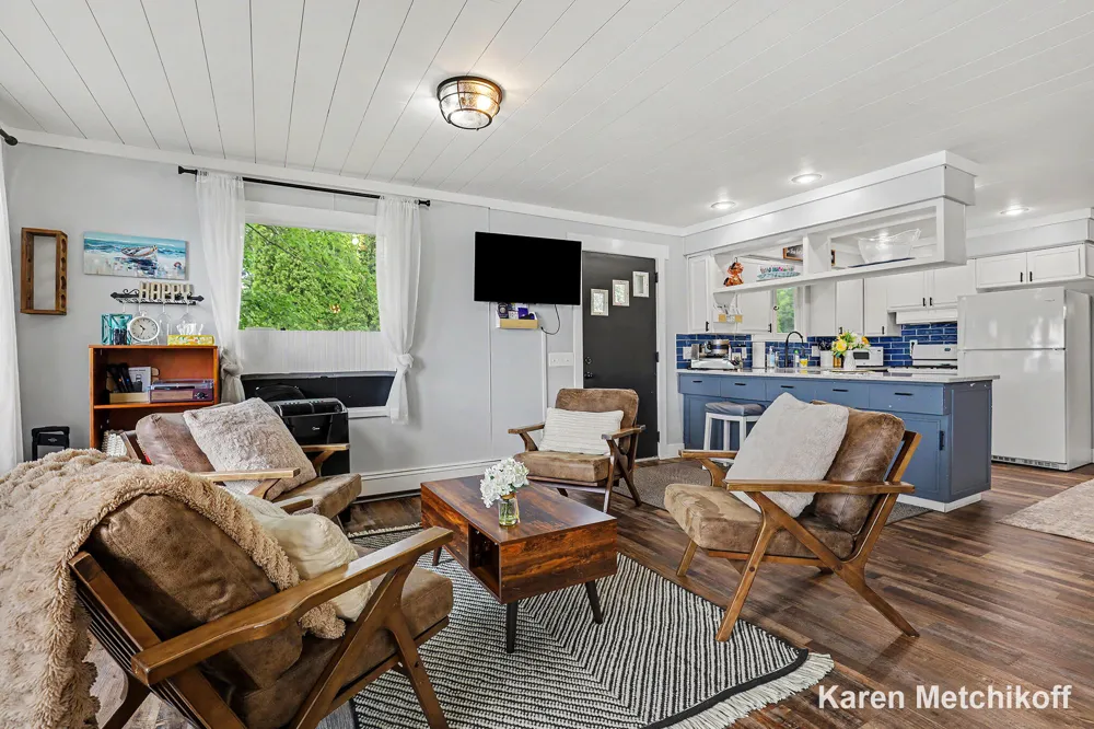 4991 Lakeview Drive Coral, MI 49322