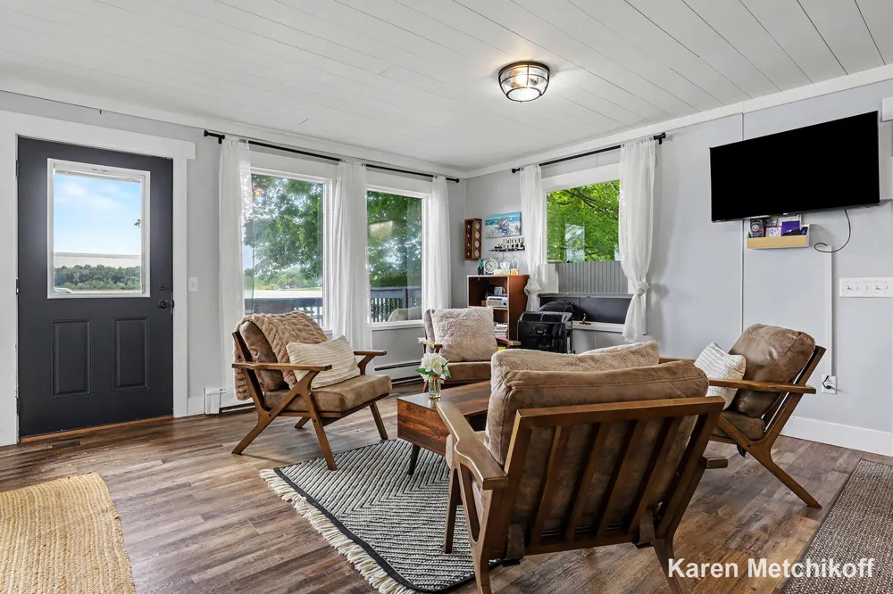 4991 Lakeview Drive Coral, MI 49322