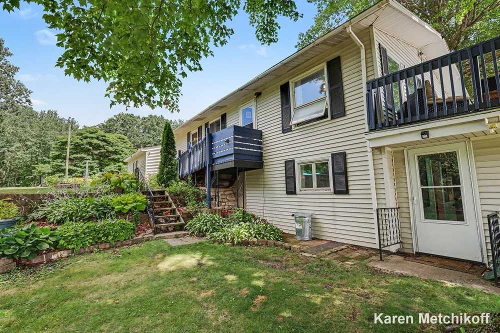 4991 Lakeview Drive Coral, MI 49322