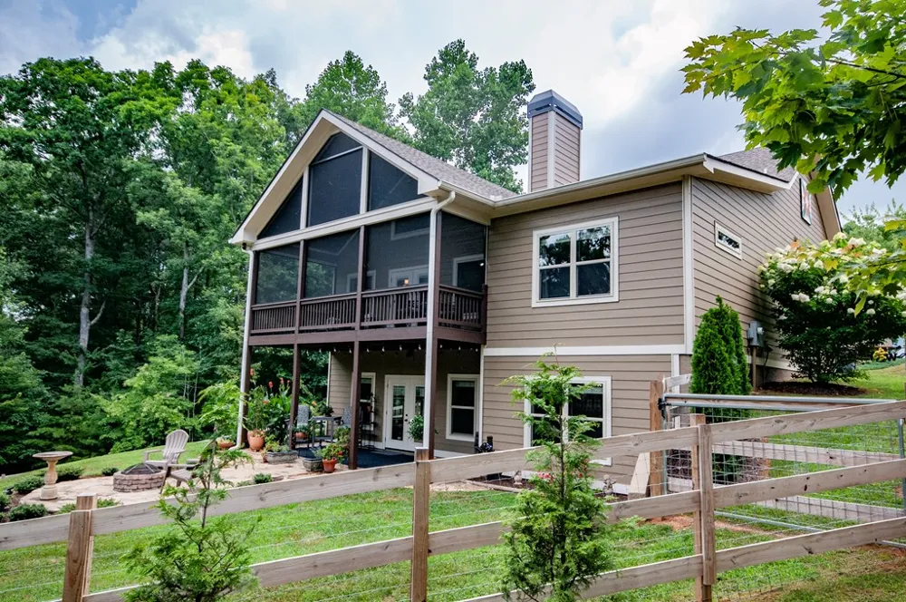 2068 Gallatin Road Young Harris, GA 30582