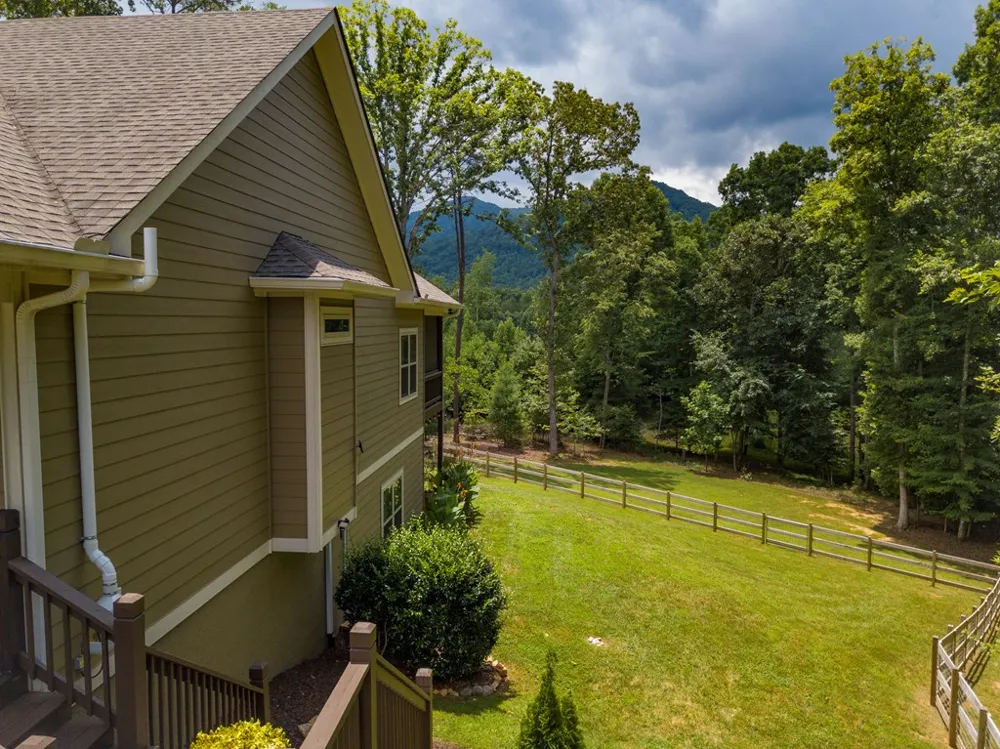 2068 Gallatin Road Young Harris, GA 30582