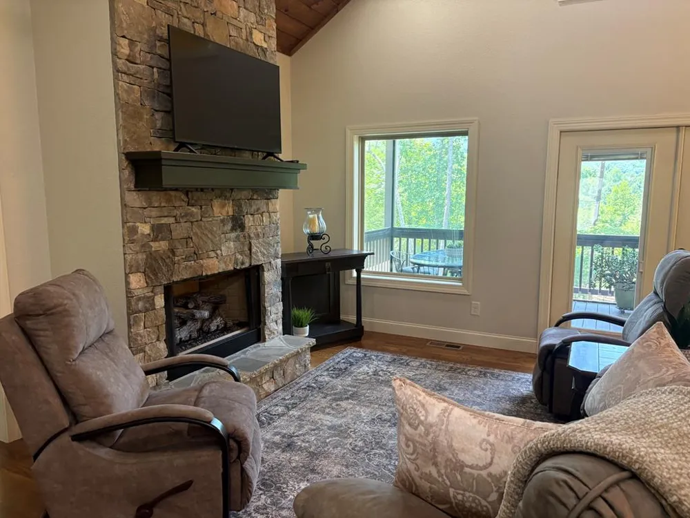 2068 Gallatin Road Young Harris, GA 30582