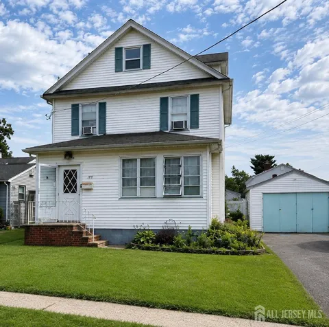 109 Tompkins Avenue