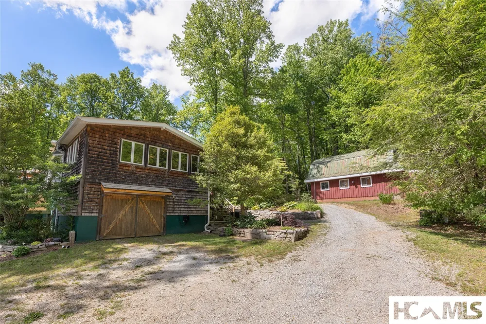 185 Hemlock Lane Sapphire, NC 28774