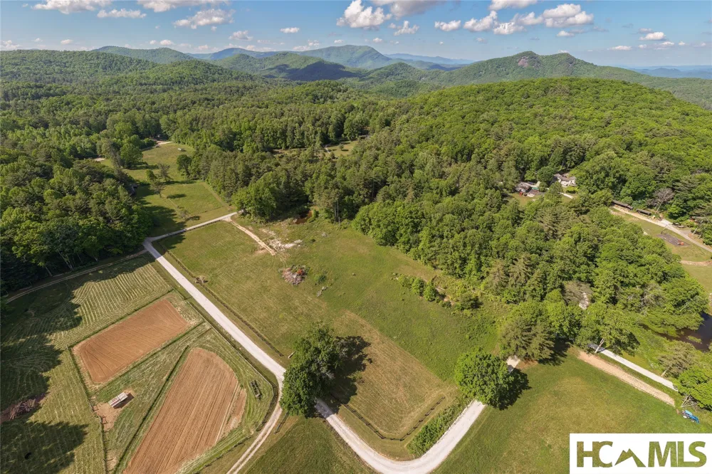 185 Hemlock Lane Sapphire, NC 28774