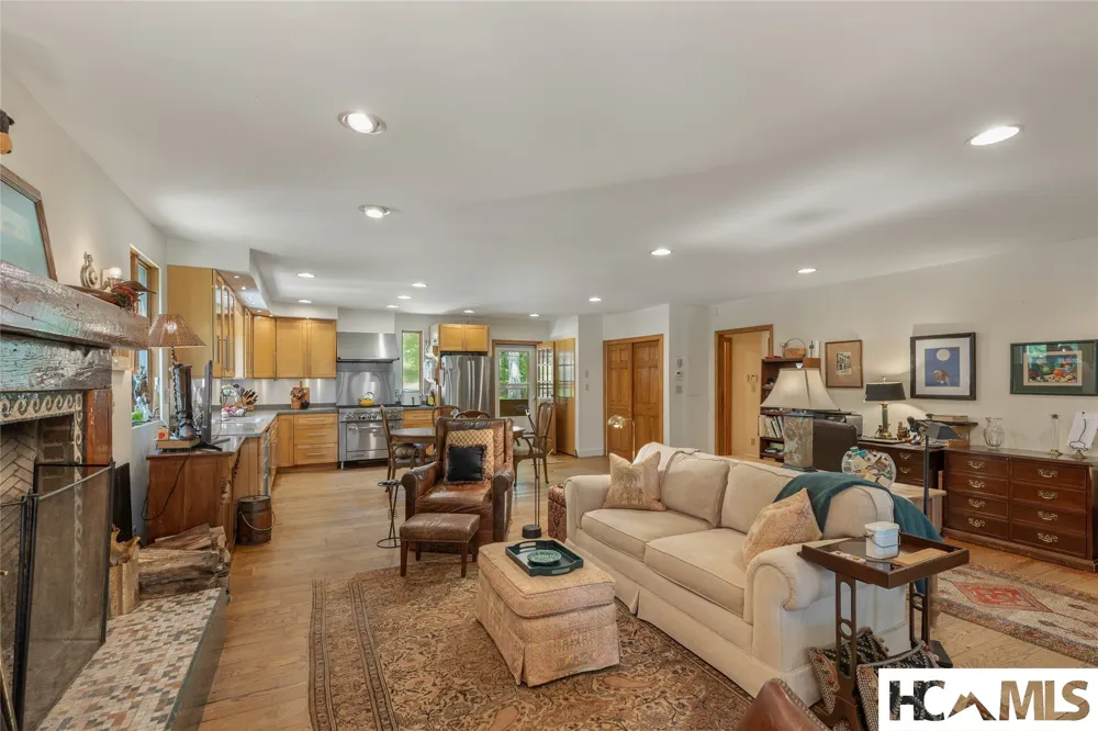 185 Hemlock Lane Sapphire, NC 28774