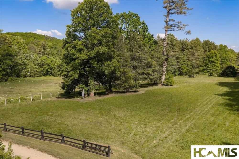 185 Hemlock Lane Sapphire, NC 28774