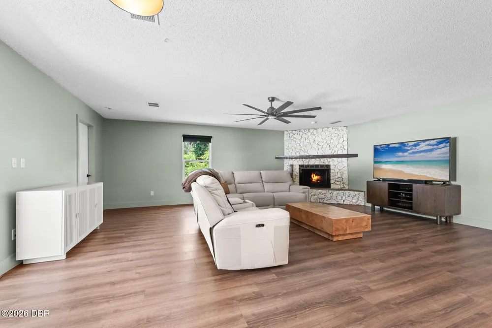 2817 Yule Tree Drive Edgewater, FL 32141