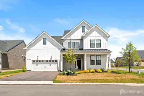 2 Evelyn Court