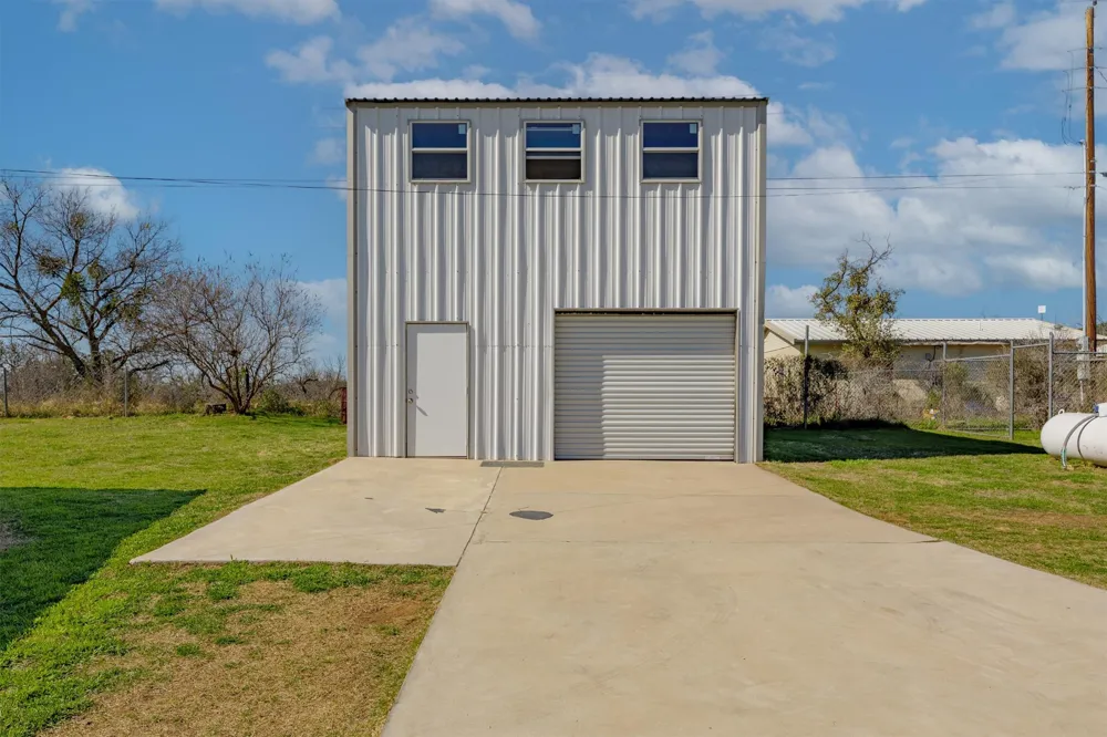 110 Lakewood Drive Burnet, TX 78611