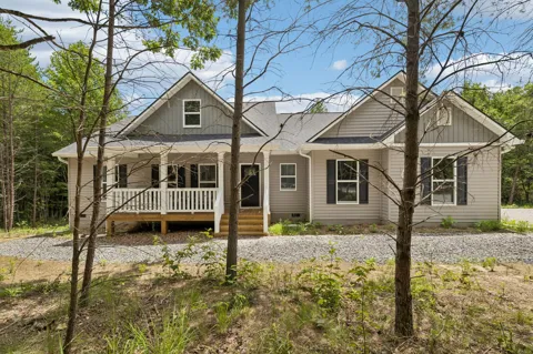 600 Green Brier Lane