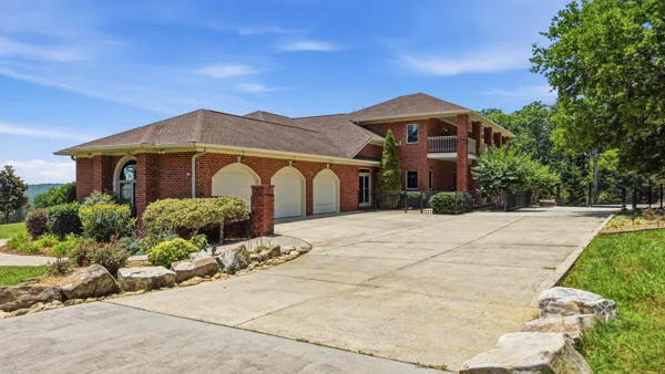 424 Hewgleys Road South Pittsburg, TN 37380