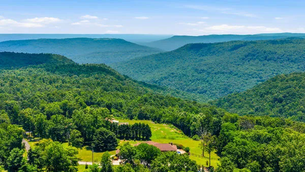 424 Hewgleys Road South Pittsburg, TN 37380