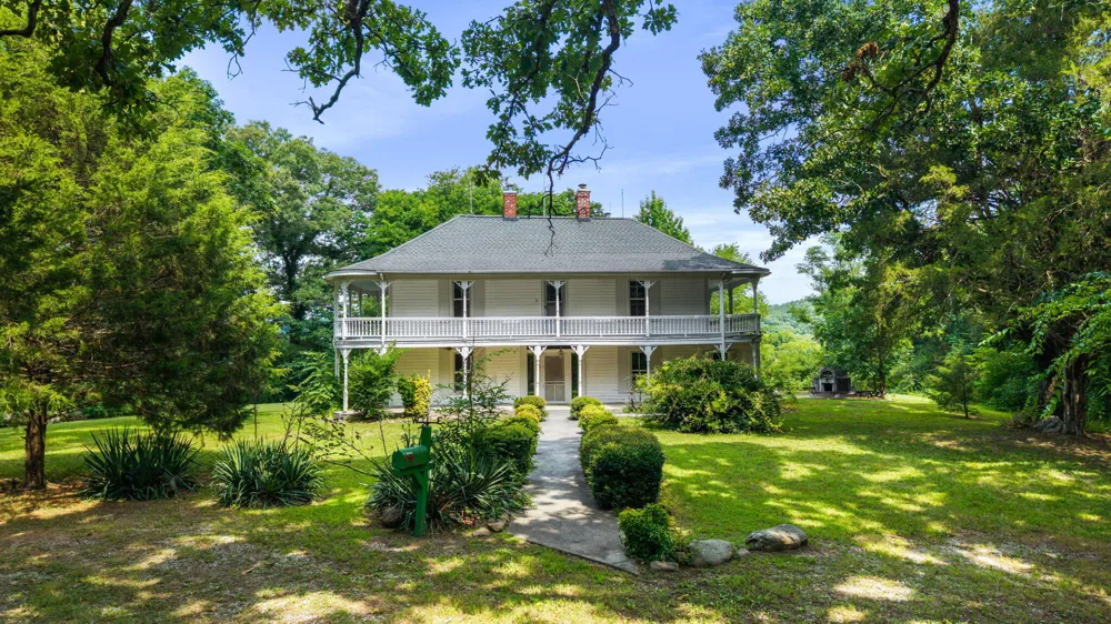 200 Memory Lane Benton, TN 37307