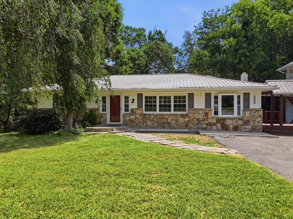 1573 Georgia 157 Lookout Mountain, GA 30750