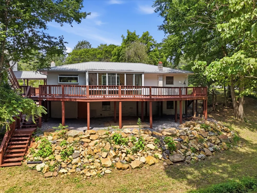 1573 Georgia 157 Lookout Mountain, GA 30750