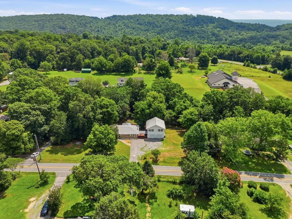 1573 Georgia 157 Lookout Mountain, GA 30750