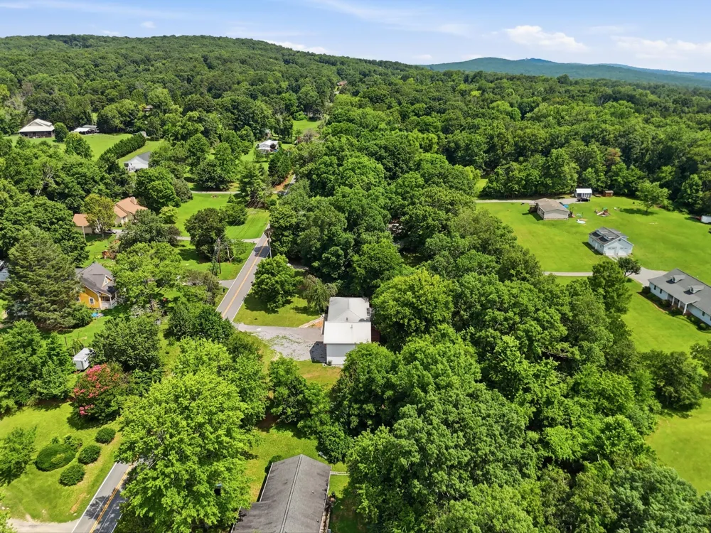 1573 Georgia 157 Lookout Mountain, GA 30750