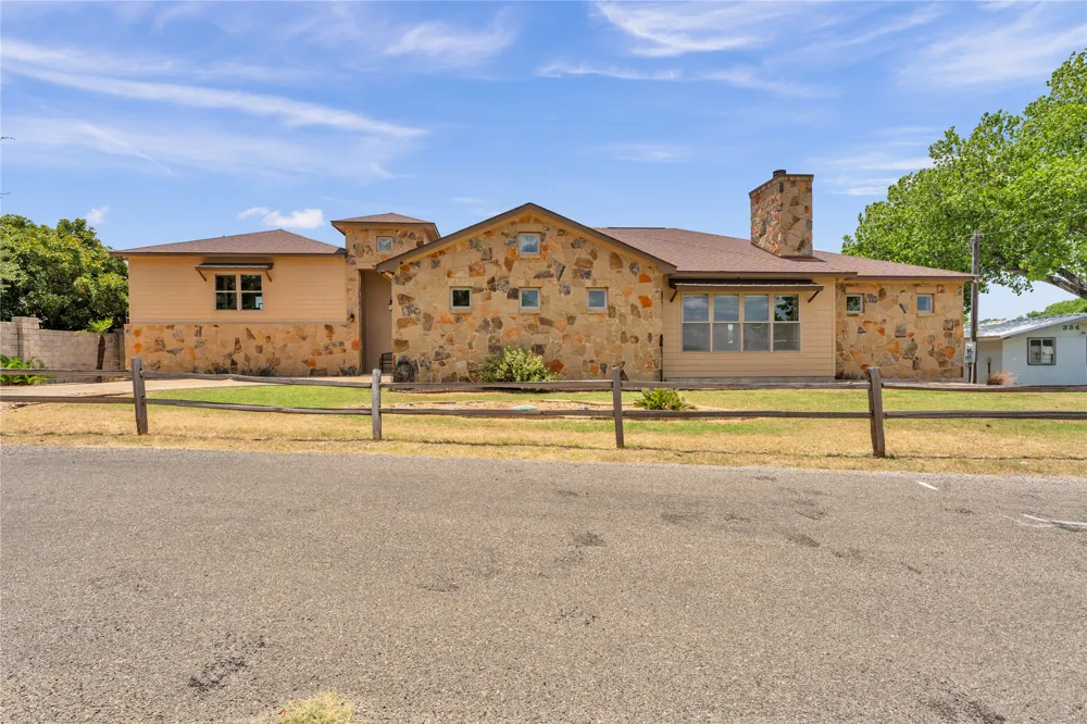 336 Park Lane Lane Sunrise Beach, TX 78643