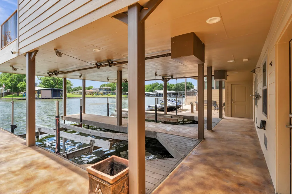 336 Park Lane Lane Sunrise Beach, TX 78643