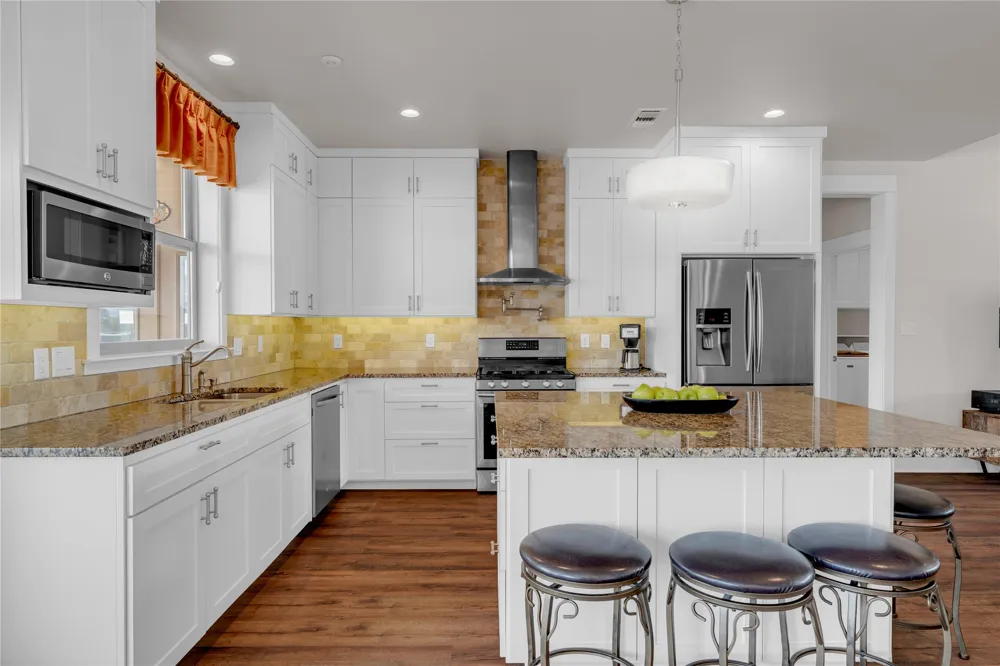 336 Park Lane Lane Sunrise Beach, TX 78643