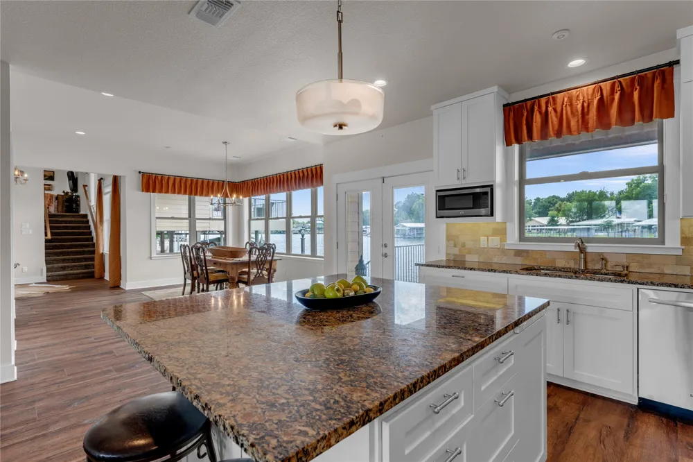 336 Park Lane Lane Sunrise Beach, TX 78643