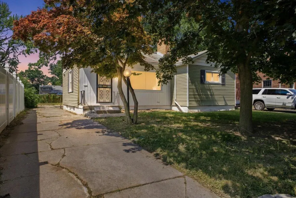 5727 University Place Detroit, MI 48224